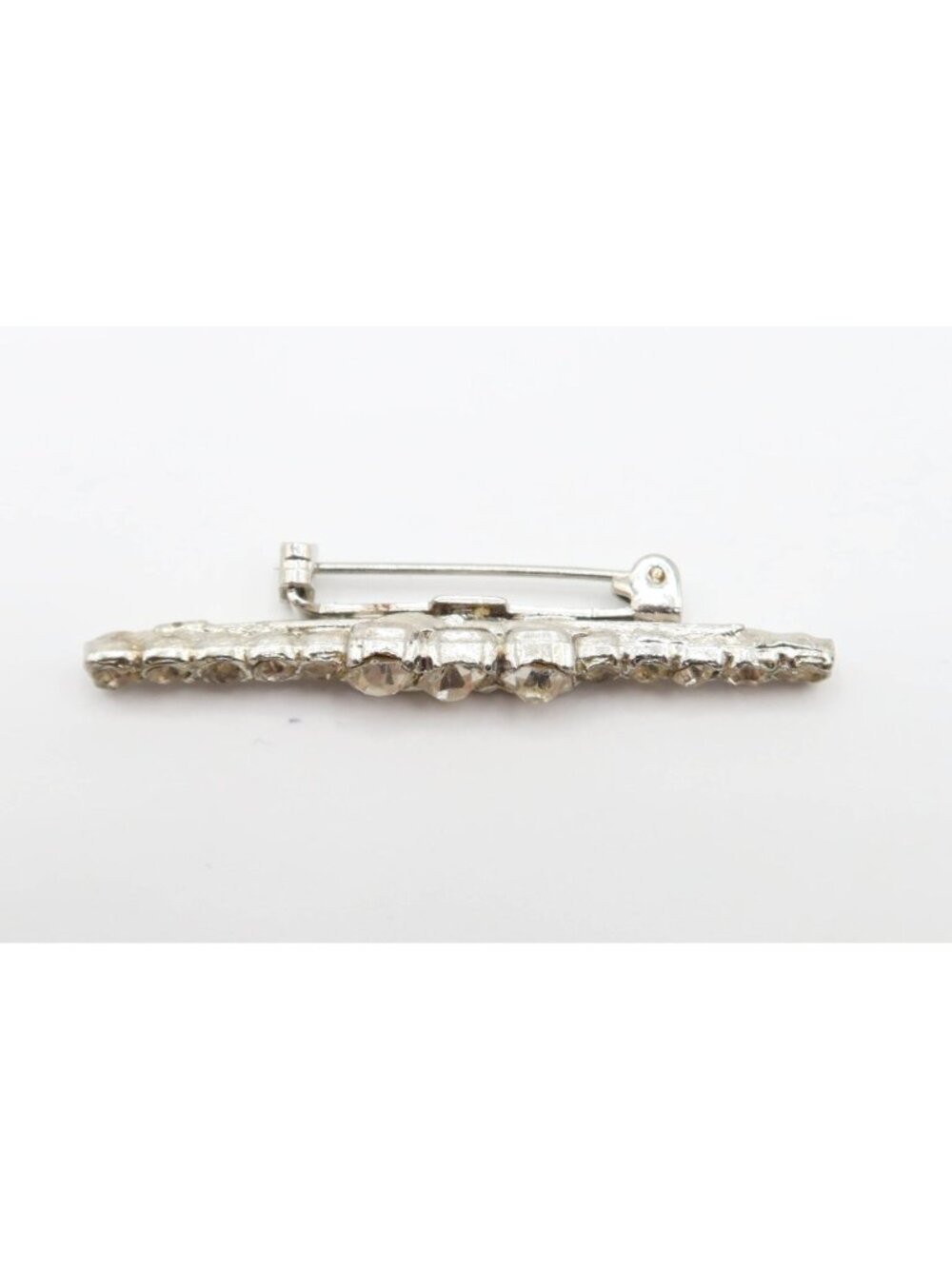 Vintage Silver Tone Graduated Rhinestone Bar Brooch Pin Unsigned 1.75" - Picture 3 of 4